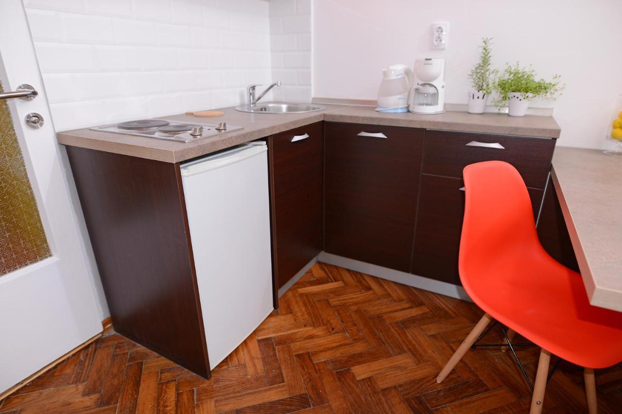 Central Spot Apartments Белград Стая снимка